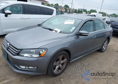 2015 Volkswagen Passat 1.8T Limited Edition z USA, uszkodzony, nr VIN 1VWAT7A37FC111159